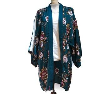 Pink Rose Kimono floral print wide sleeve size Medium